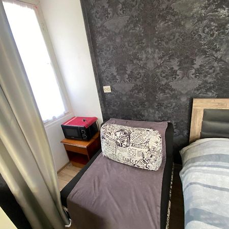 Family Apartment In Avlabari Tbilisi Exteriör bild