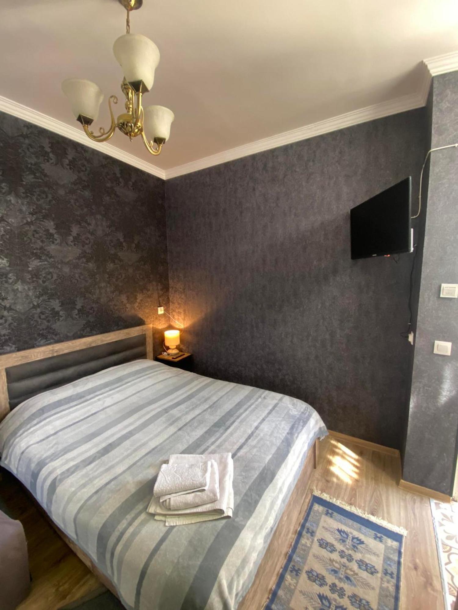 Family Apartment In Avlabari Tbilisi Exteriör bild
