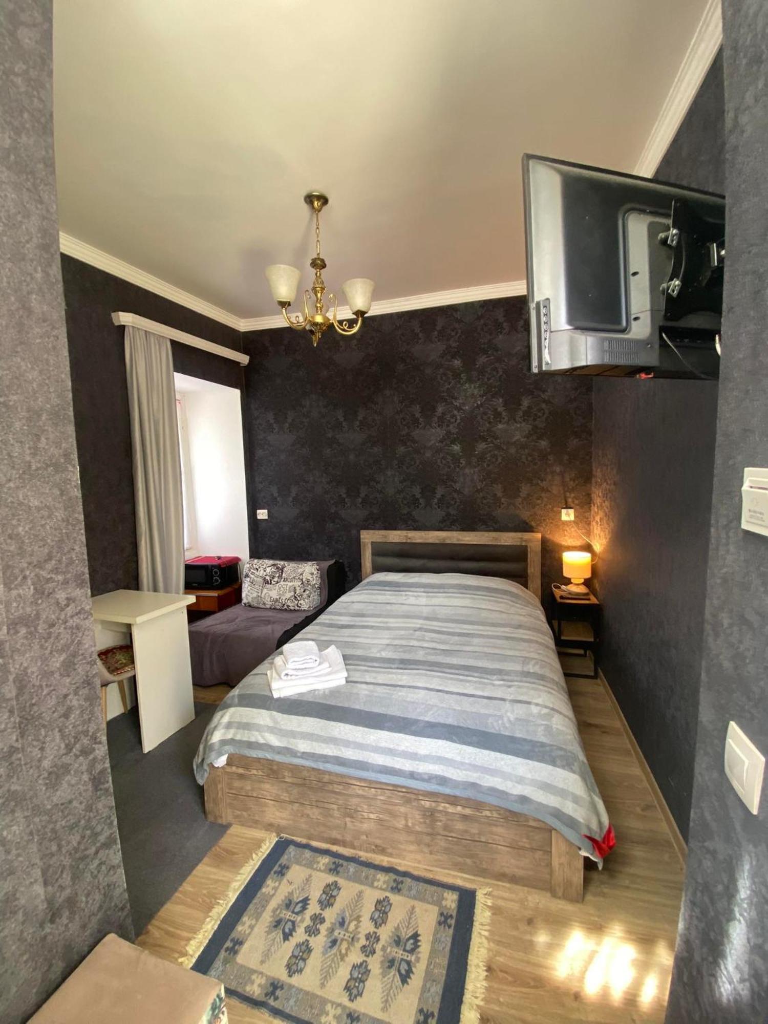 Family Apartment In Avlabari Tbilisi Exteriör bild