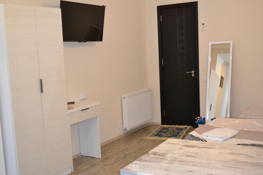 Family Apartment In Avlabari Tbilisi Exteriör bild