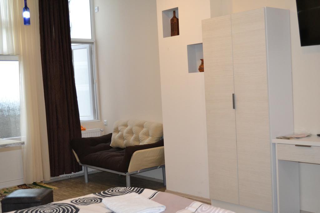 Family Apartment In Avlabari Tbilisi Exteriör bild