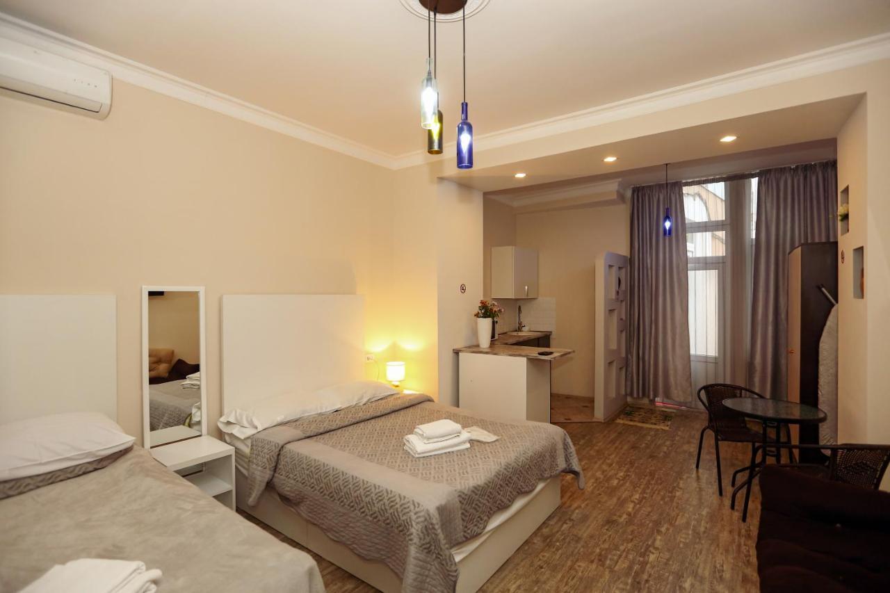 Family Apartment In Avlabari Tbilisi Exteriör bild