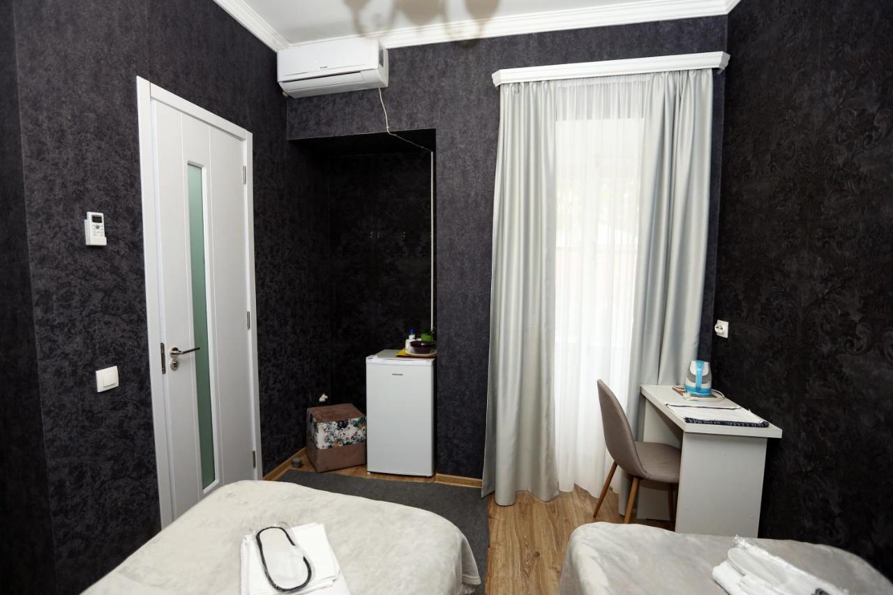 Family Apartment In Avlabari Tbilisi Exteriör bild